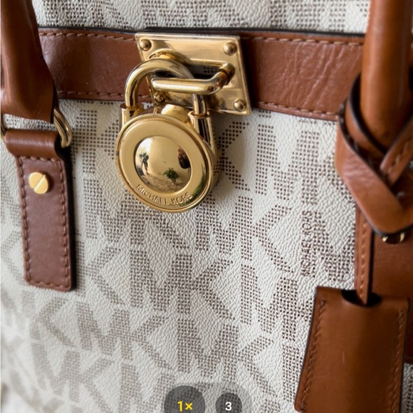 Michael Kors Hamilton signature Satchel - Picture 6 of 8